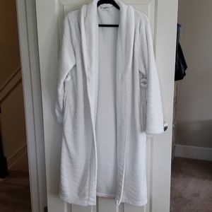 White fur bath robe